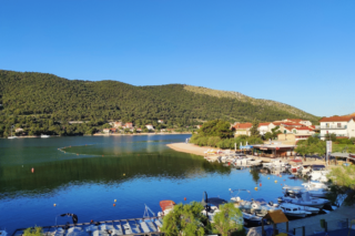 Grebašticas līcis un laivu piestātne