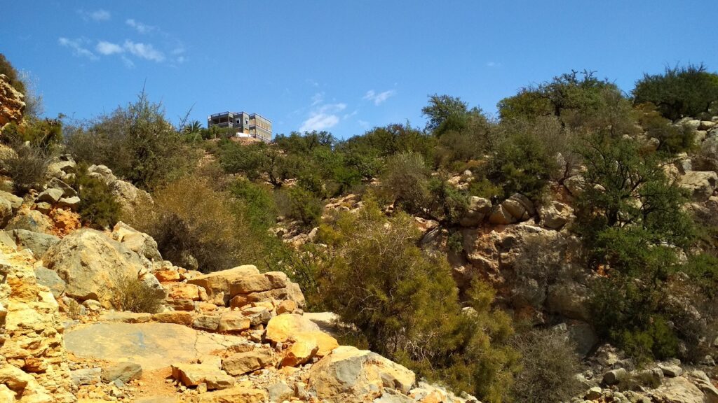 Kalnu ainava pie Paradīzes ielejas