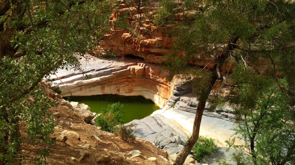 Kalnu ezers Paradīzes ielejā