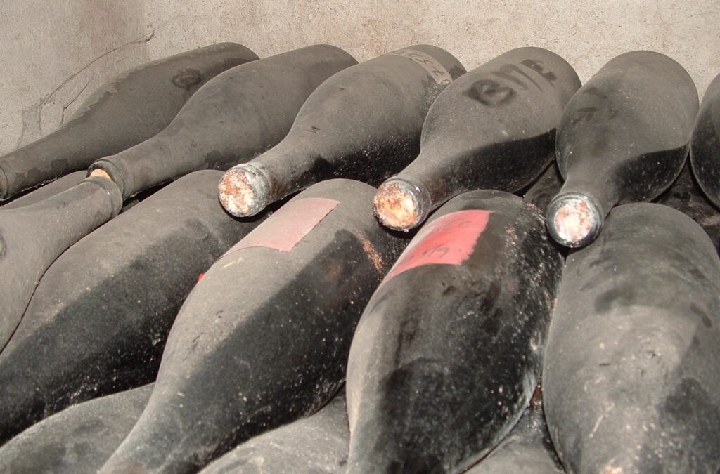 Pudeles Francijas vīna pagrabos