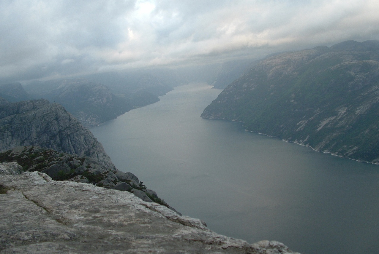 Skats no Preikestolen klints