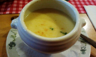 Ementāles siera zupa