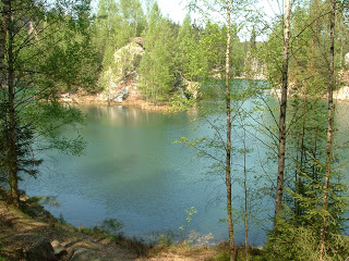 Ezers dabas parkā